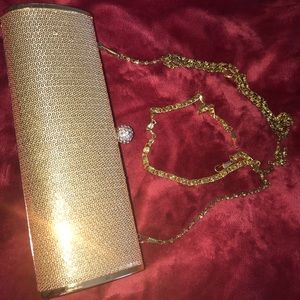 Cache gold hard clutch